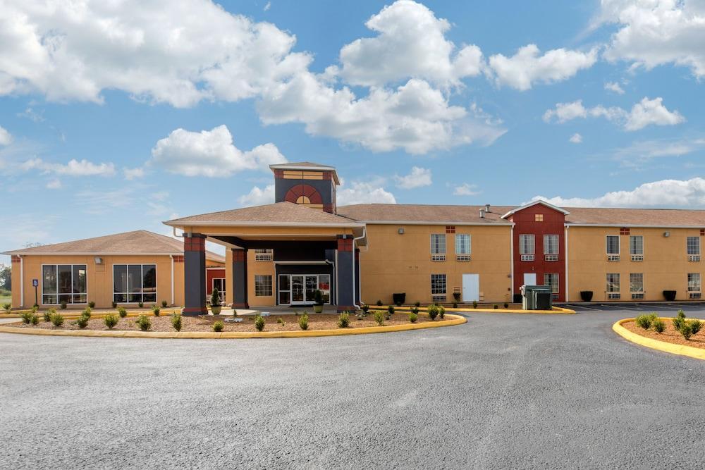 Quality Inn Cadiz Экстерьер фото