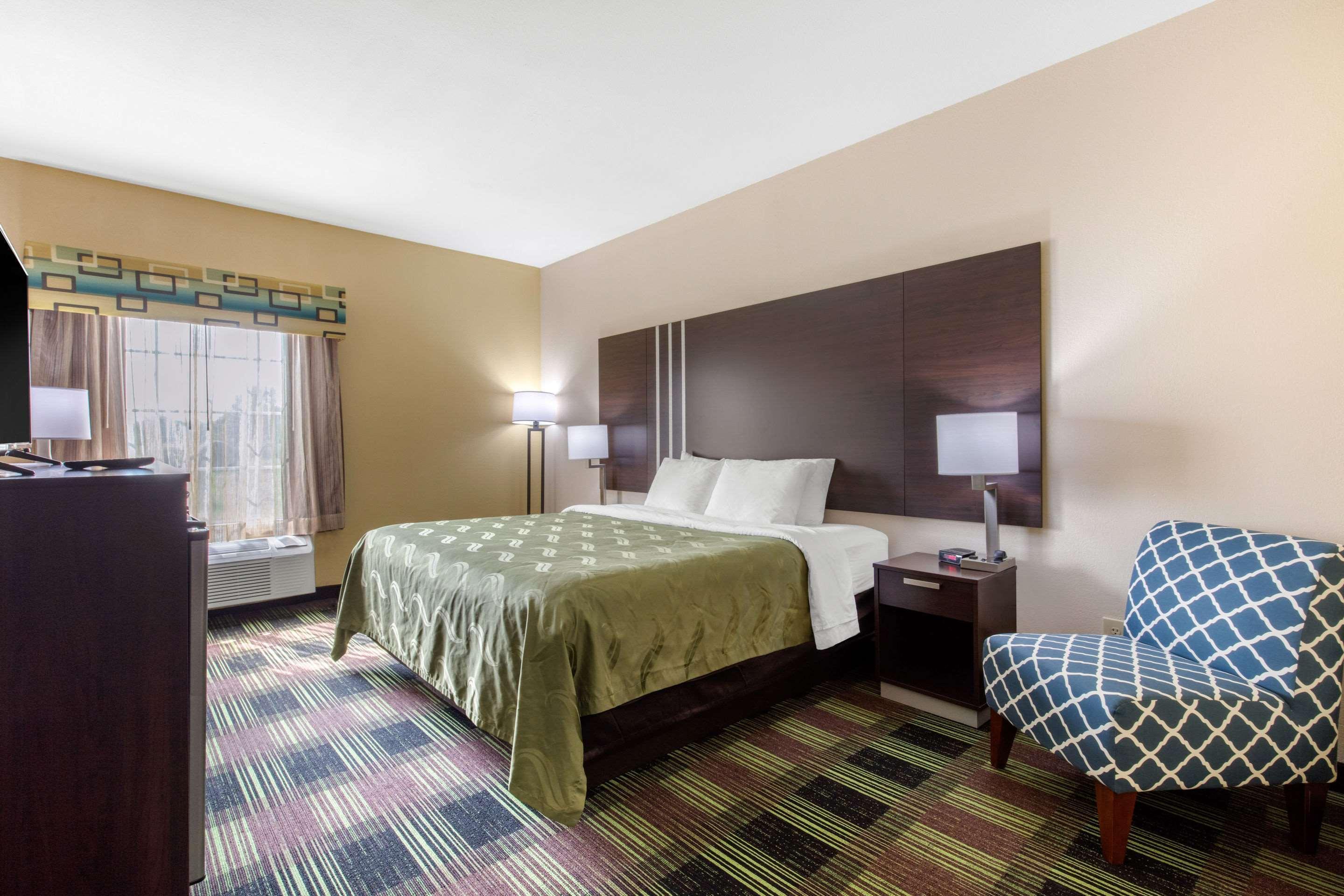 Quality Inn Cadiz Экстерьер фото