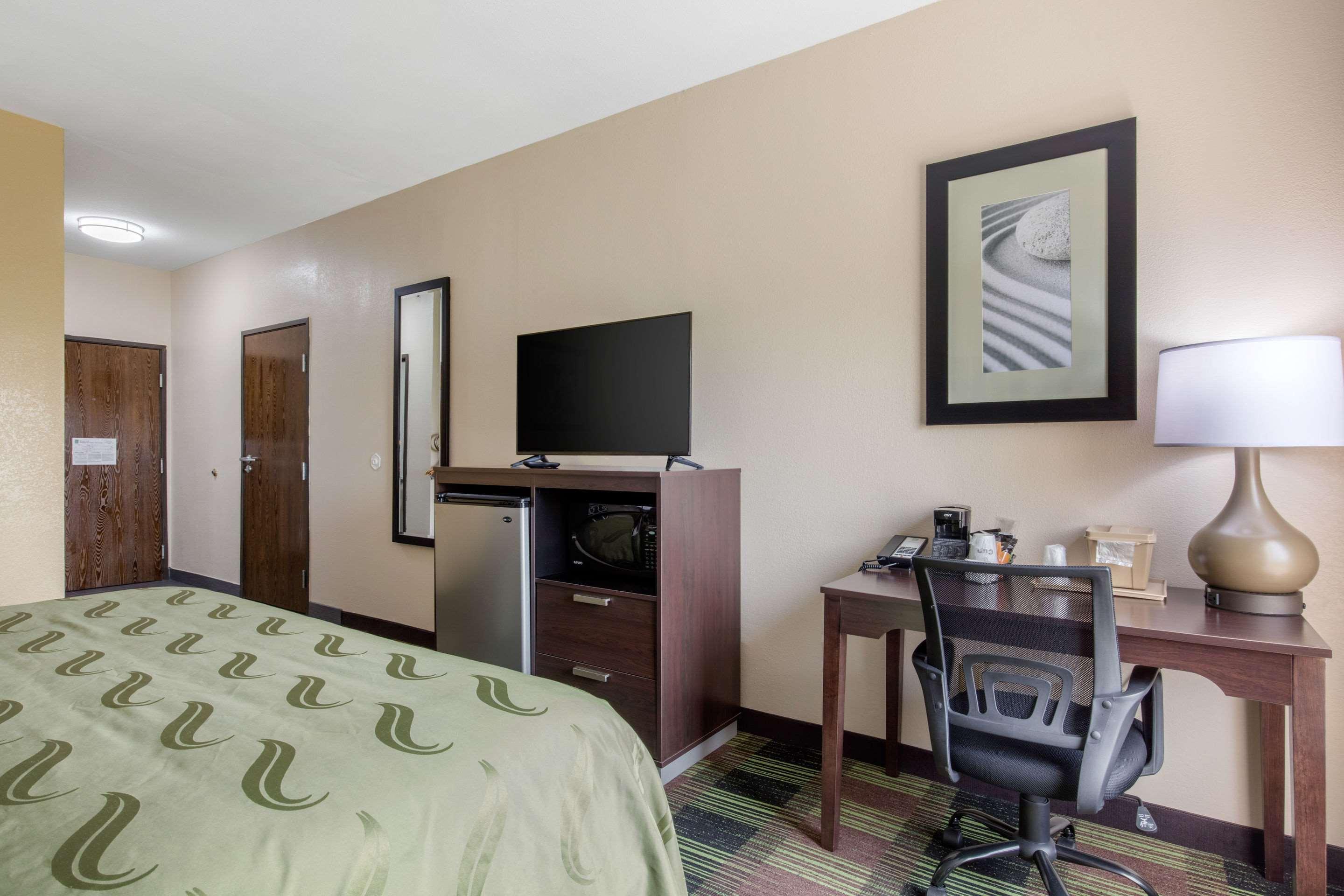 Quality Inn Cadiz Экстерьер фото