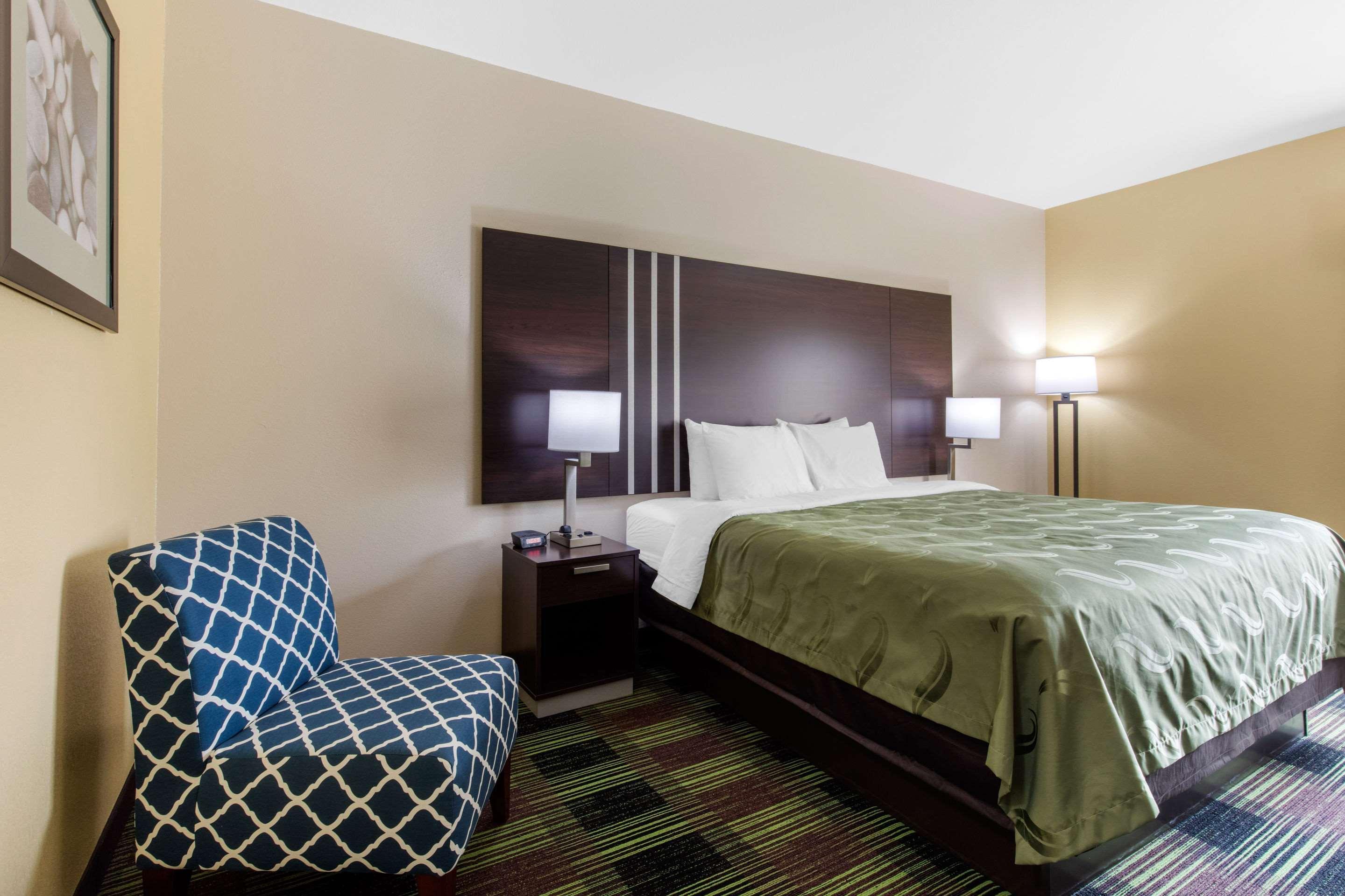 Quality Inn Cadiz Экстерьер фото
