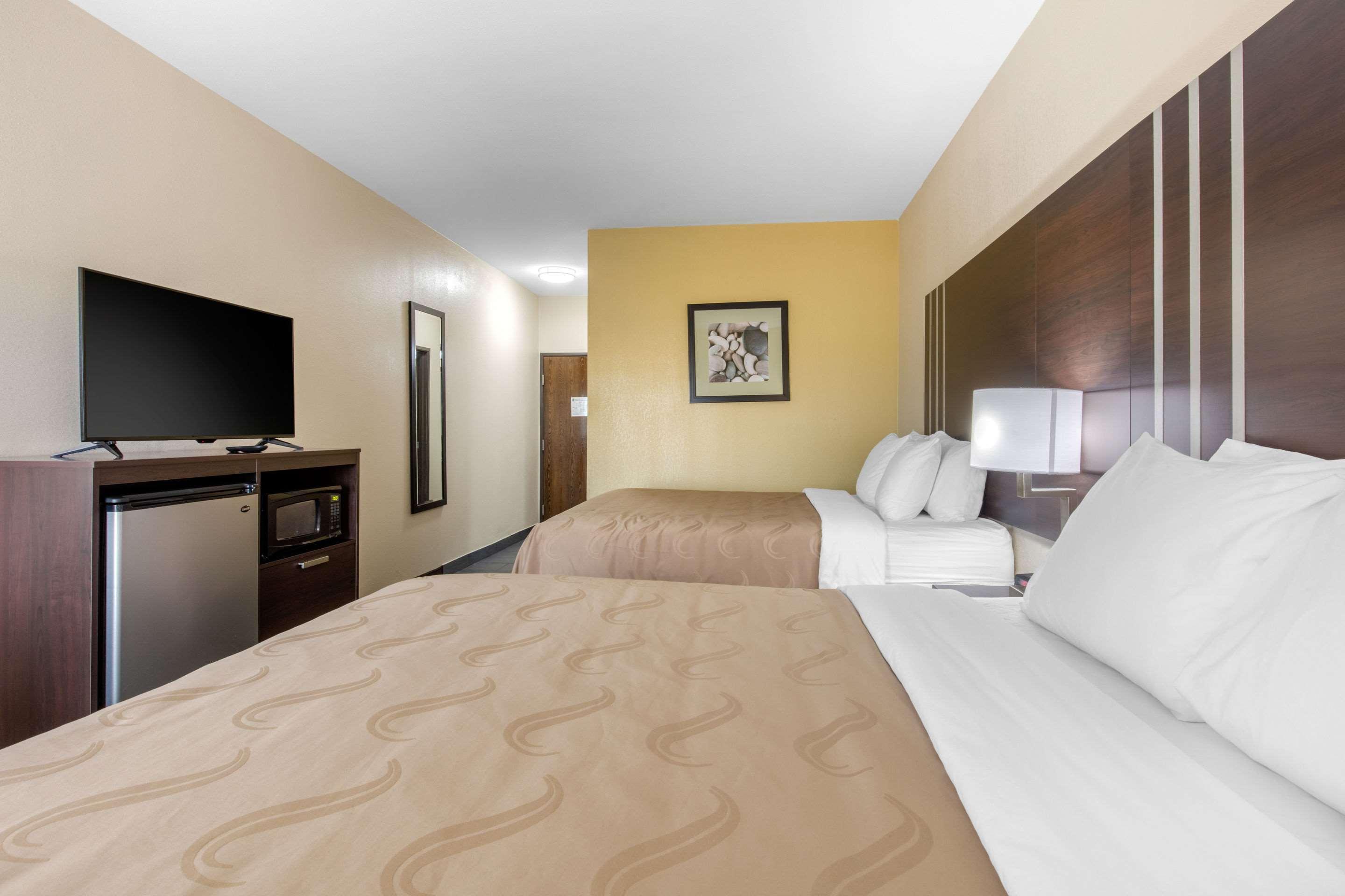 Quality Inn Cadiz Экстерьер фото