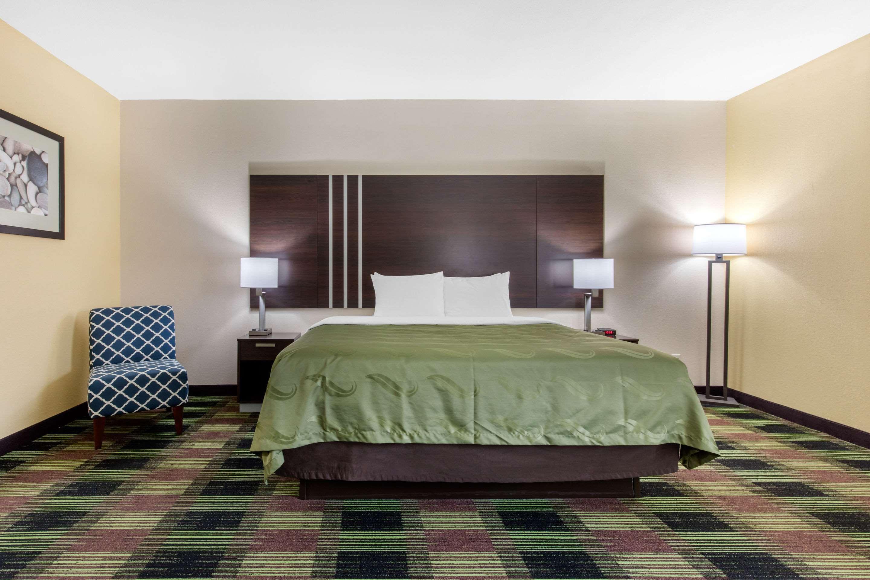 Quality Inn Cadiz Экстерьер фото