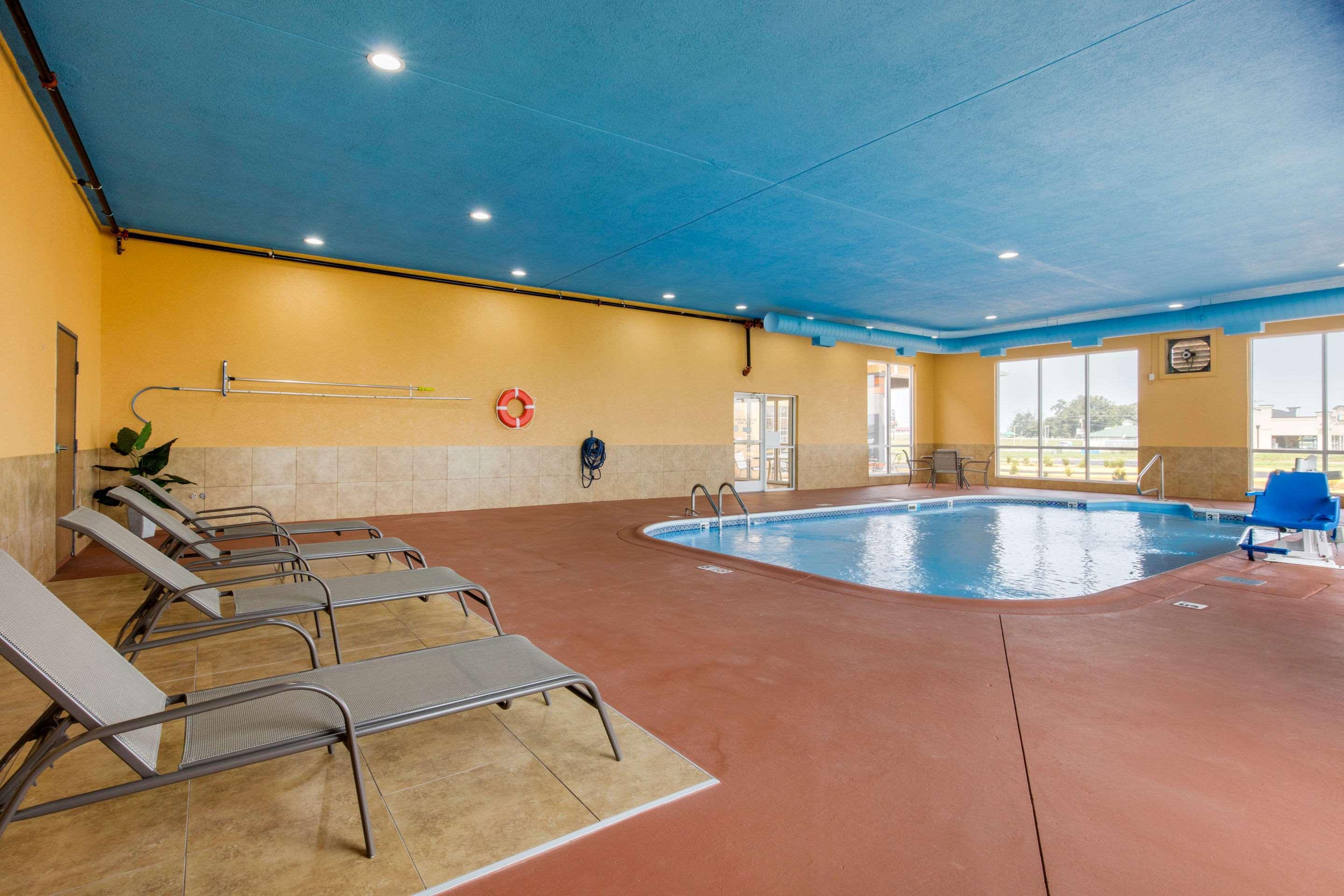 Quality Inn Cadiz Экстерьер фото