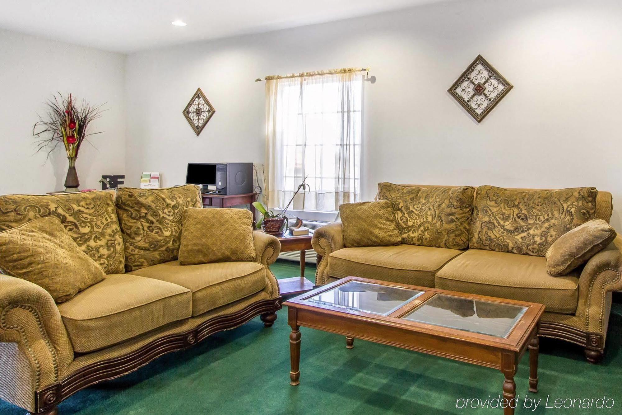 Quality Inn Cadiz Экстерьер фото