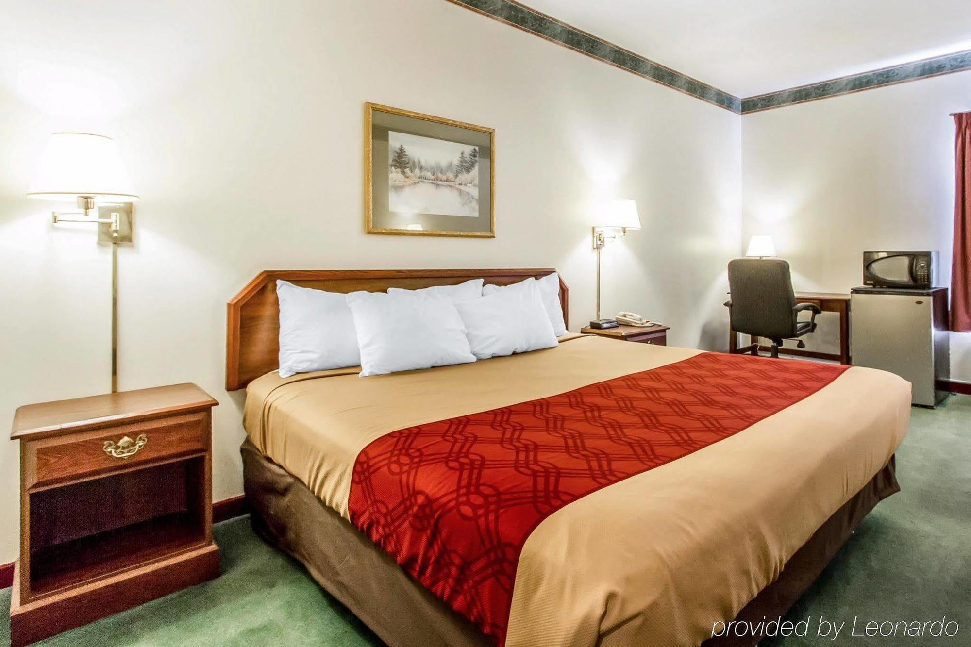 Quality Inn Cadiz Экстерьер фото