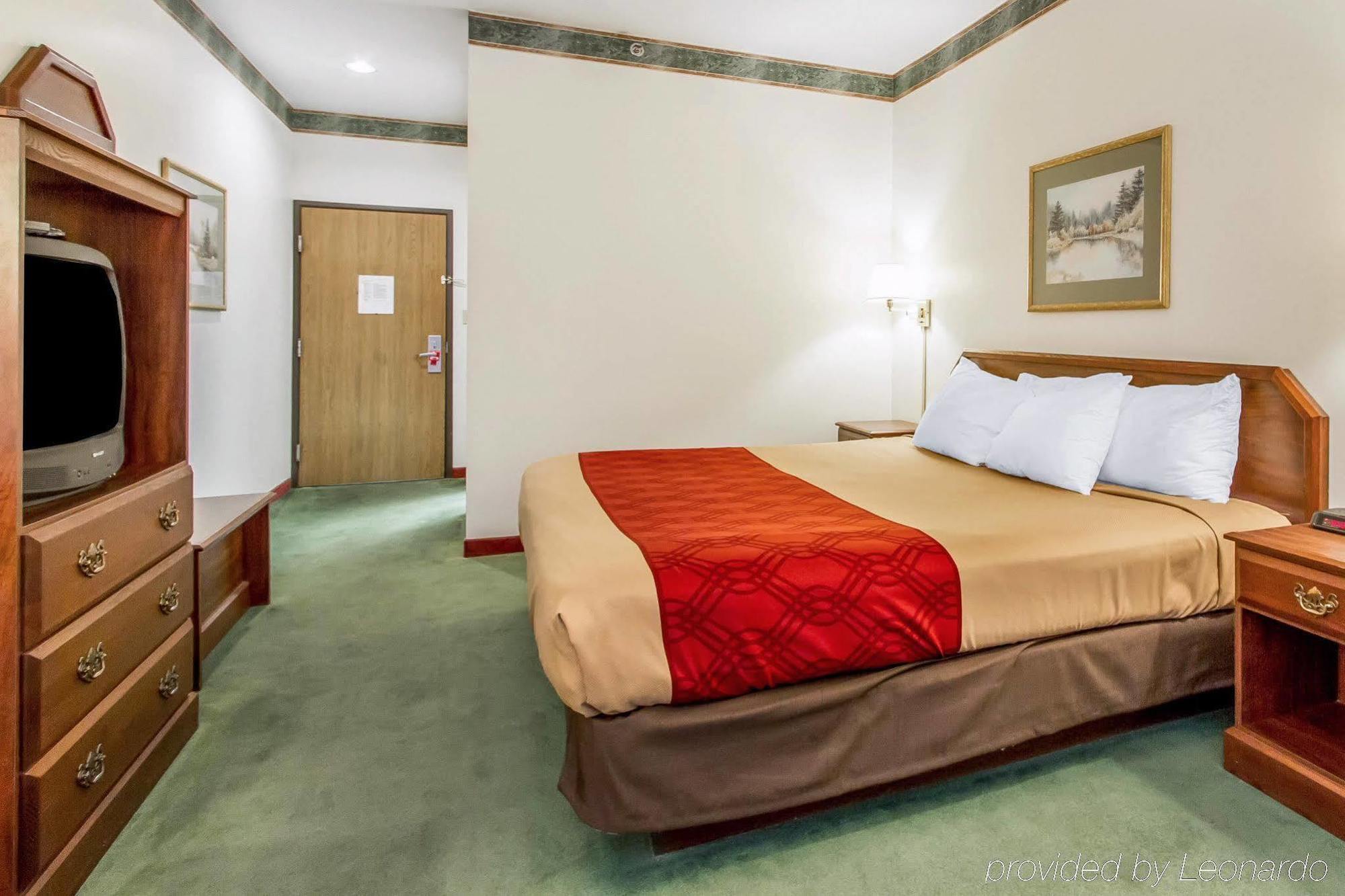 Quality Inn Cadiz Экстерьер фото