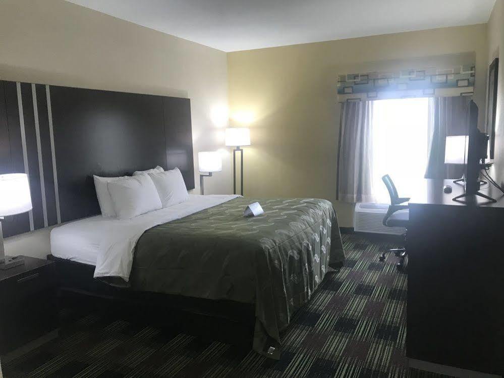 Quality Inn Cadiz Экстерьер фото